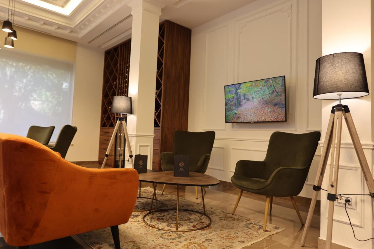H41 Luxury Белград